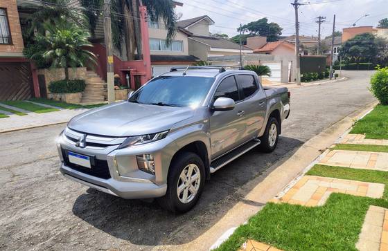 MITSUBISHI L200 TRITON 2.4 16V TURBO DIESEL SPORT GLS CD 4P 4X4 AUTOMÁTICO